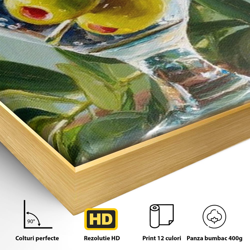 Detaliu al suprafetei: pictura cu pahar martini si masline, in rama de aluminiu auriu